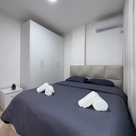 Lumiere 01 Apartment